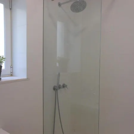 Just Like Лиссабон